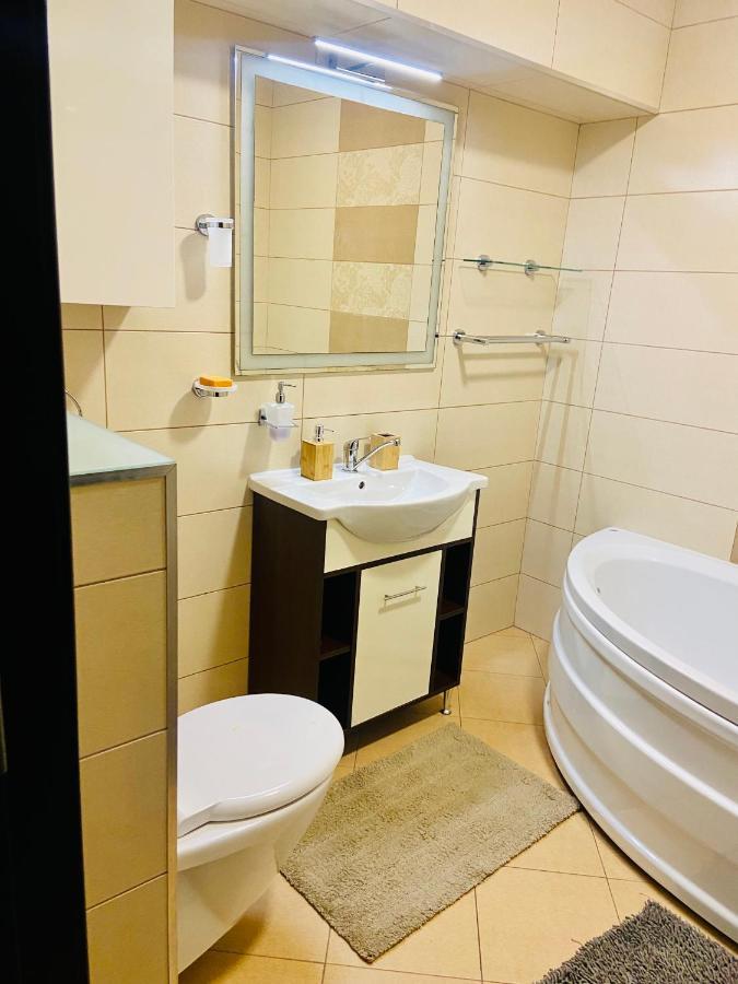 Iulius Mall Comfort Jászvásár Kültér fotó